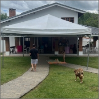 Tenda piramidal 4x4: criando o espaço ideal para eventos ao ar livre